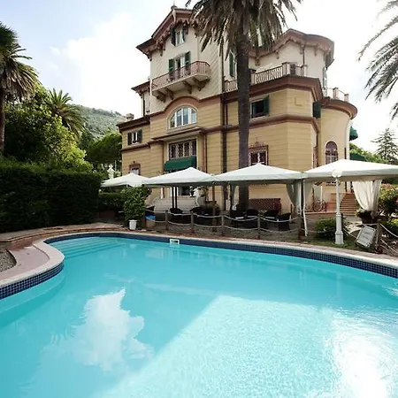 Pagoda 4*