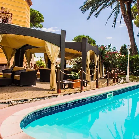 Pagoda Hotel