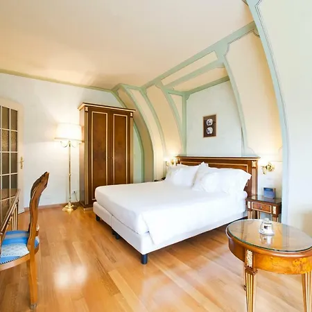 Pagoda Hotel 4*